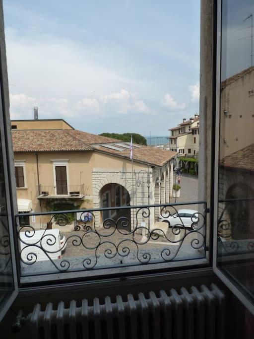Appartamento Palazzo Del Provveditore Vista Lago Desenzano del Garda Eksteriør billede