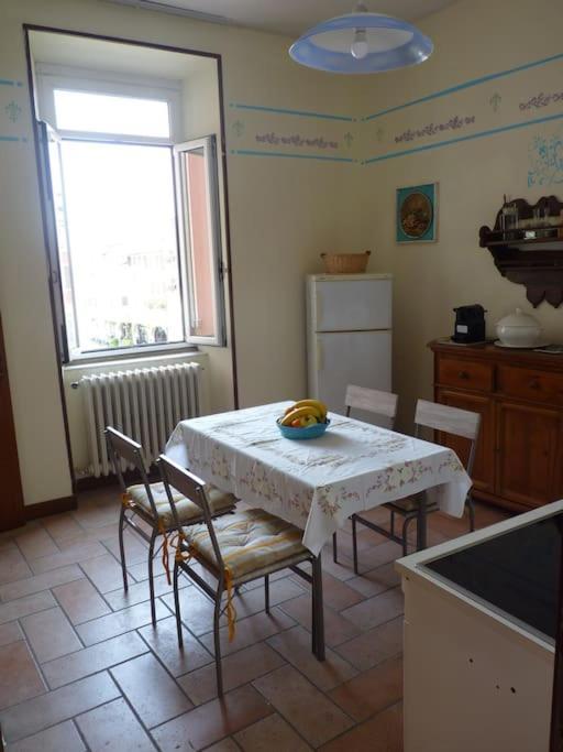 Appartamento Palazzo Del Provveditore Vista Lago Desenzano del Garda Eksteriør billede
